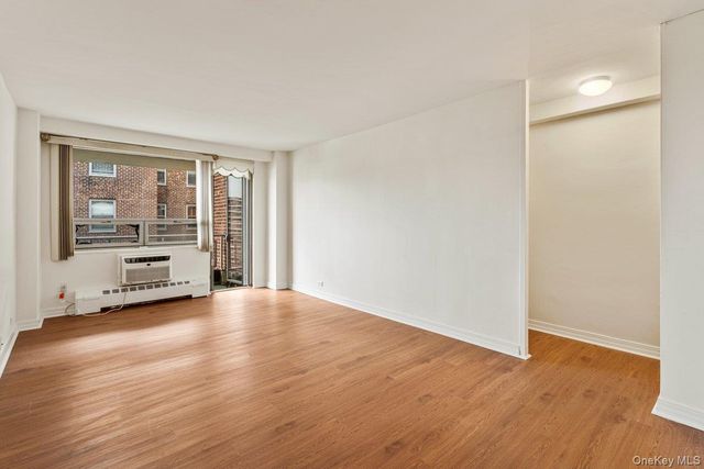 61-15 97 Street 12H, Rego Park, NY 11374