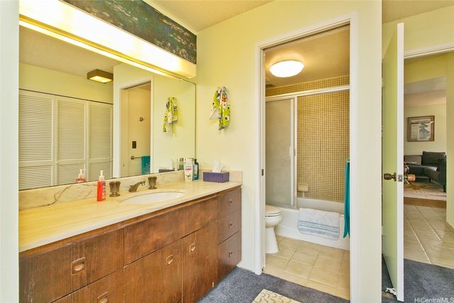 1910 Ala Moana Boulevard 25A, Honolulu, HI 96815