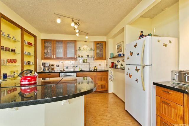 1910 Ala Moana Boulevard 25A, Honolulu, HI 96815