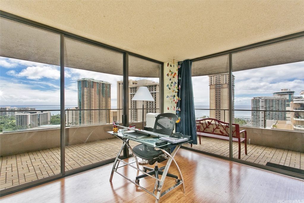 1910 Ala Moana Boulevard 25A, Honolulu, HI 96815