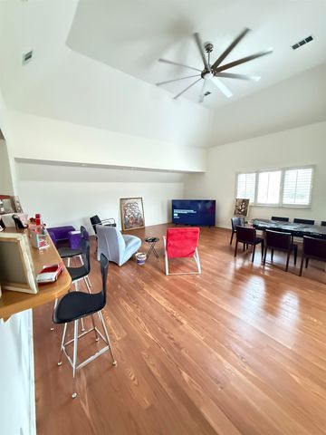 8975 BRIDGE FOREST DR, Germantown, TN 38138