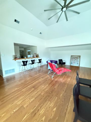 8975 BRIDGE FOREST DR, Germantown, TN 38138