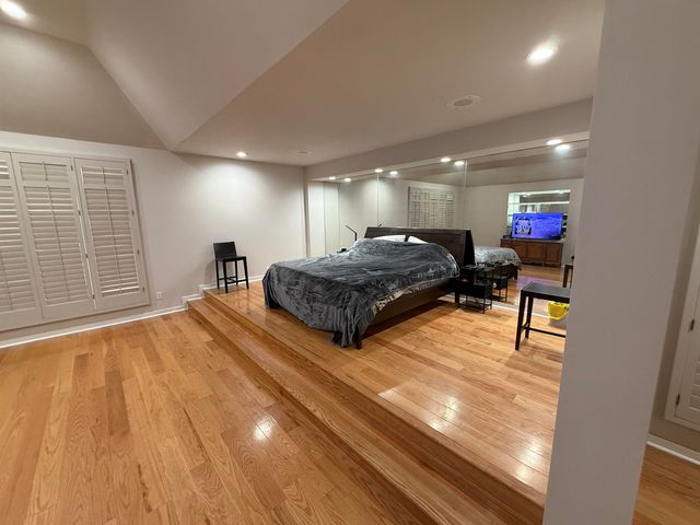 8975 BRIDGE FOREST DR, Germantown, TN 38138