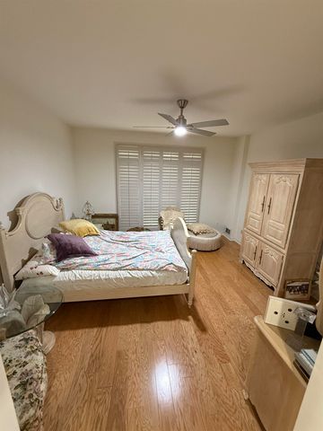 8975 BRIDGE FOREST DR, Germantown, TN 38138