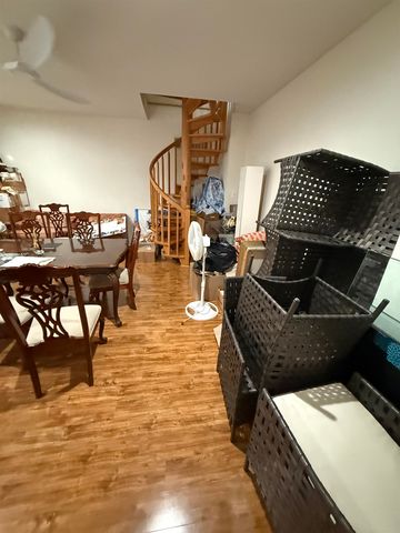 8975 BRIDGE FOREST DR, Germantown, TN 38138