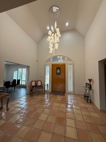 8975 BRIDGE FOREST DR, Germantown, TN 38138