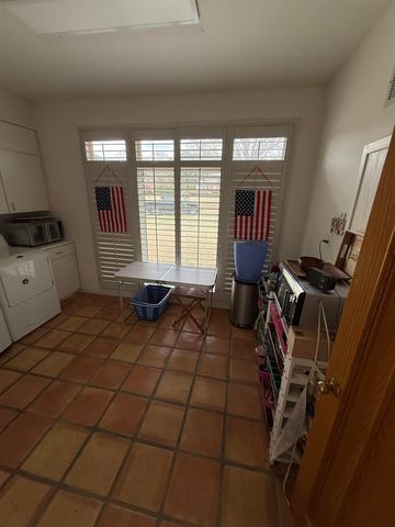 8975 BRIDGE FOREST DR, Germantown, TN 38138