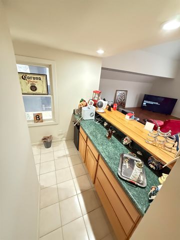 8975 BRIDGE FOREST DR, Germantown, TN 38138