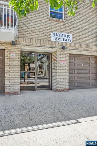 272-276 Walnut 6D, Newark, NJ 07105
