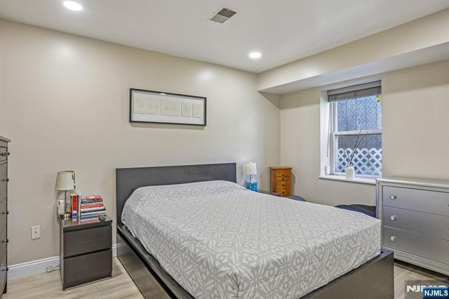 272-276 Walnut 6D, Newark, NJ 07105