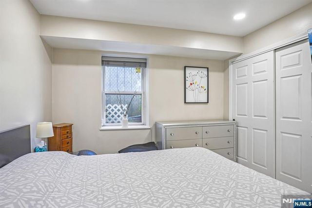 272-276 Walnut 6D, Newark, NJ 07105