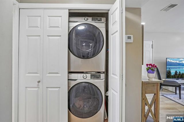 272-276 Walnut 6D, Newark, NJ 07105