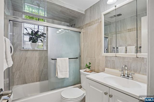 272-276 Walnut 6D, Newark, NJ 07105