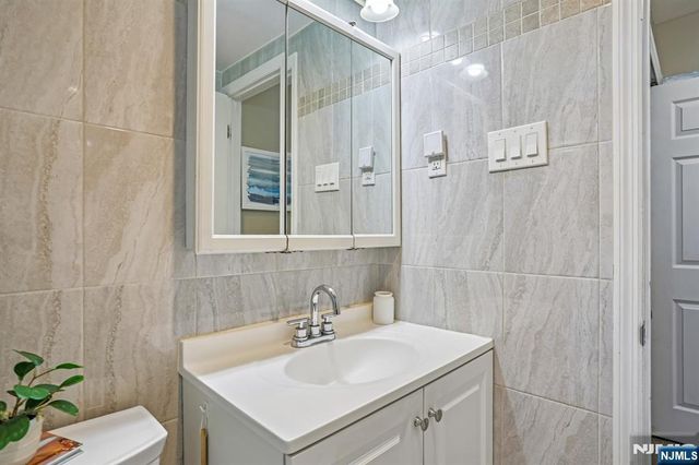 272-276 Walnut 6D, Newark, NJ 07105