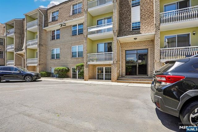 272-276 Walnut 6D, Newark, NJ 07105