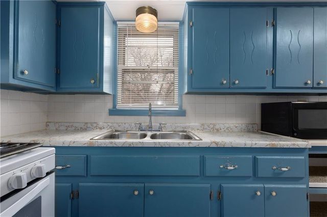 103 N 71st Street, Kansas City, KS 66111