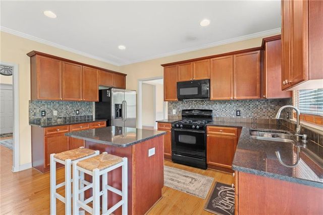 135 Mccook Way NW, Kennesaw, GA 30144