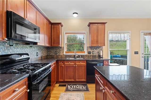 135 Mccook Way NW, Kennesaw, GA 30144
