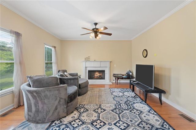135 Mccook Way NW, Kennesaw, GA 30144