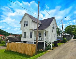 1231 1/2 Otter St, City Of Franklin, PA 16323