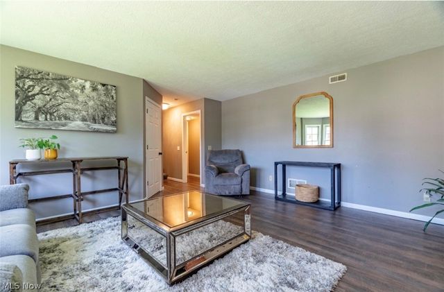 1870 Stoner Avenue NE, Massillon, OH 44646
