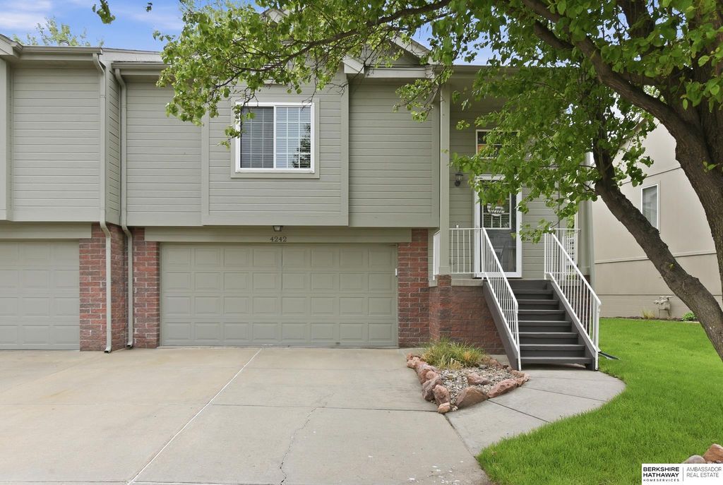 4242 S 178th Street, Omaha, NE 68135