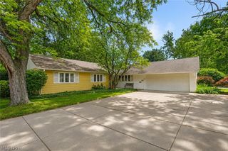 82 Barberry Drive, Berea, OH 44017