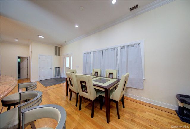 97 Chestnut Street, Mount Sinai, NY 11766