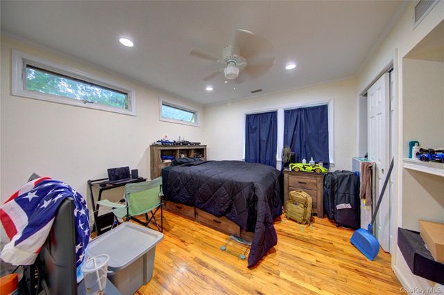 97 Chestnut Street, Mount Sinai, NY 11766