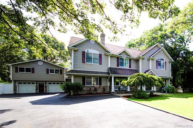 97 Chestnut Street, Mount Sinai, NY 11766