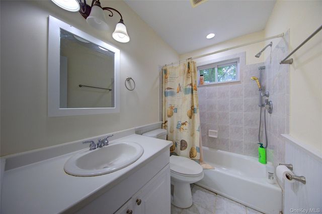 97 Chestnut Street, Mount Sinai, NY 11766