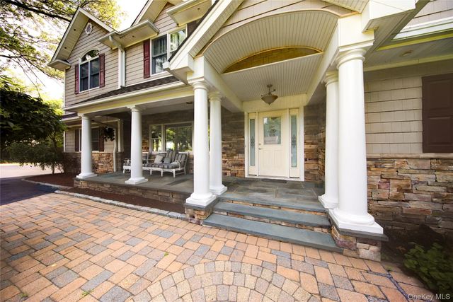 97 Chestnut Street, Mount Sinai, NY 11766