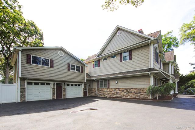 97 Chestnut Street, Mount Sinai, NY 11766