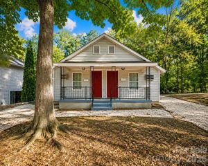 532 E Iredell Avenue, Mooresville, NC 28115