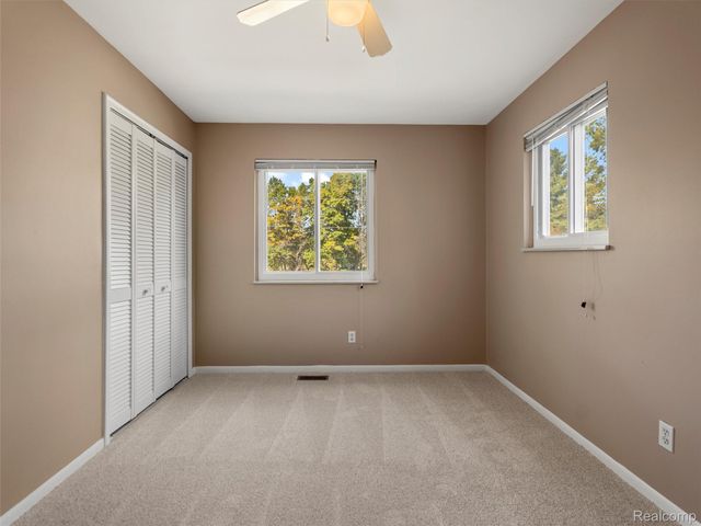 970 Golfview Drive, Lake Orion Village, MI 48362