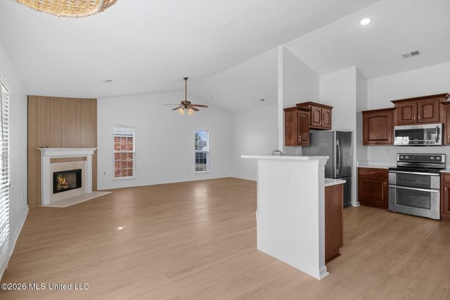 8131 Mary Payton Drive, Southaven, MS 38671