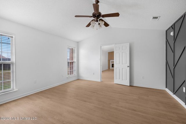 8131 Mary Payton Drive, Southaven, MS 38671