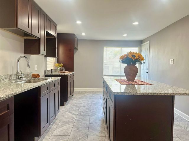 8521 S Carpenter Street, Chicago, IL 60620