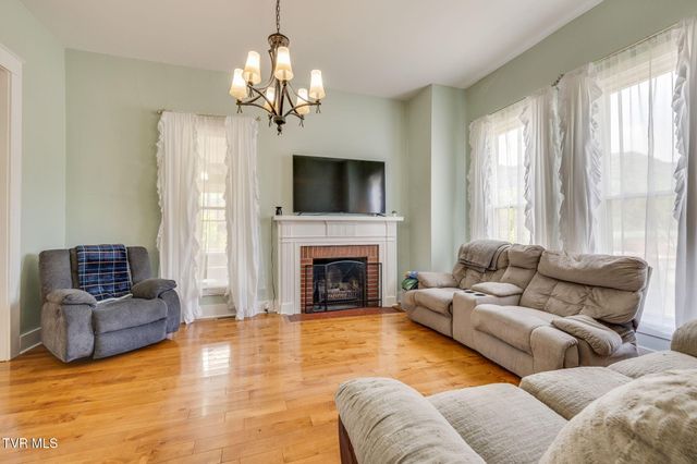 316 West Jackson Street, Gate City, VA 24251