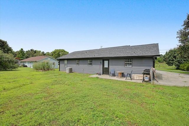 290 Erwin Hill Road SE, Calhoun, GA 30701