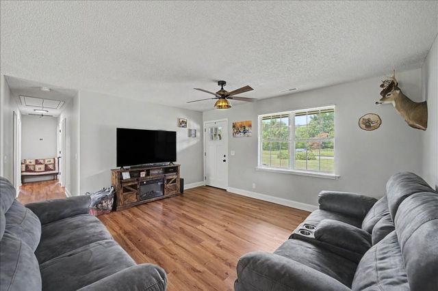 290 Erwin Hill Road SE, Calhoun, GA 30701