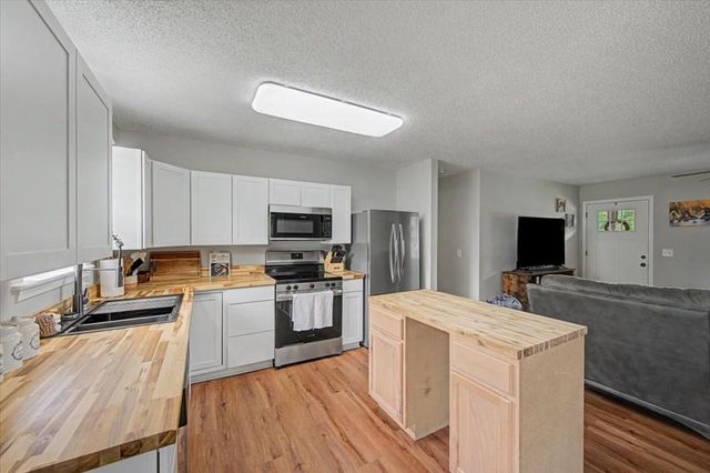 290 Erwin Hill Road SE, Calhoun, GA 30701