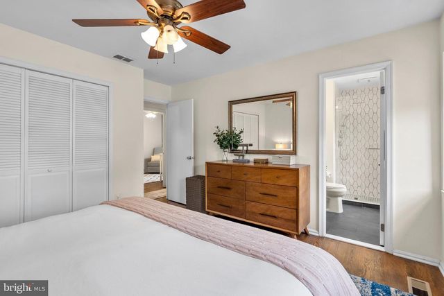 8555 DELLWAY LN, Vienna, VA 22180