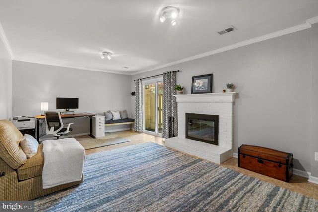 8555 DELLWAY LN, Vienna, VA 22180