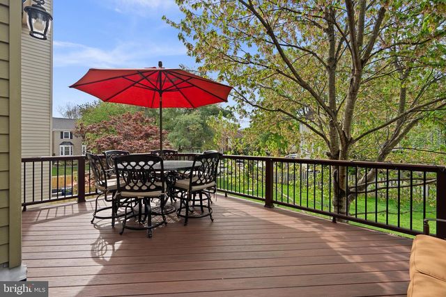 8555 DELLWAY LN, Vienna, VA 22180
