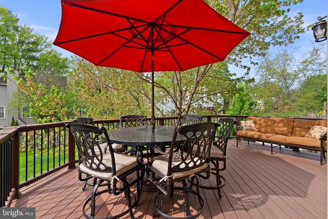 8555 DELLWAY LN, Vienna, VA 22180