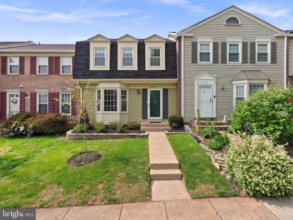 8555 DELLWAY LN, Vienna, VA 22180