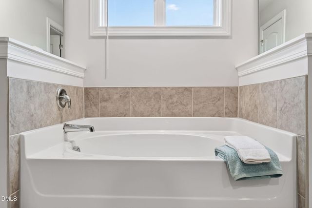 13 Knotty Pine Lane, Clayton, NC 27520