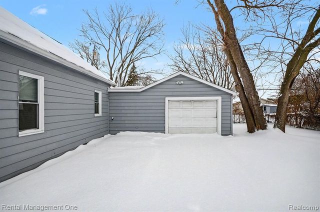 20801 Elroy Avenue, Warren, MI 48089
