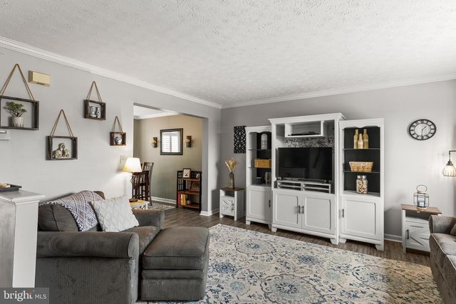180 COUNTRY RIDGE DR, Red Lion, PA 17356